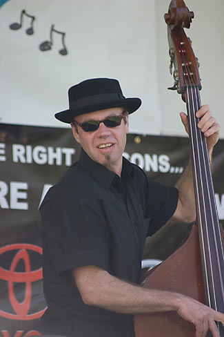 Reeves-Hillsborough-Fest-07